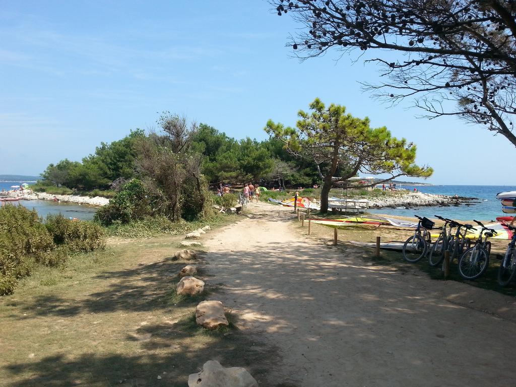 Holiday Homes Mare Premantura Zimmer foto